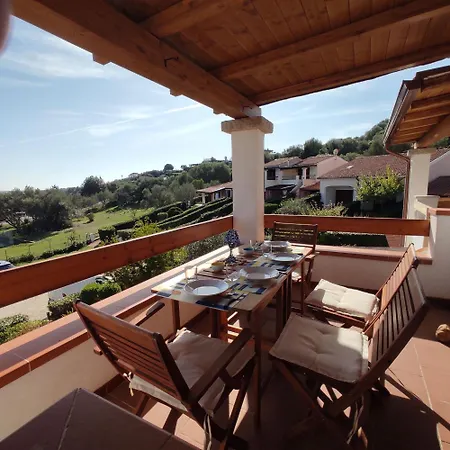Casa Giardini With View In Apartamento Budoni